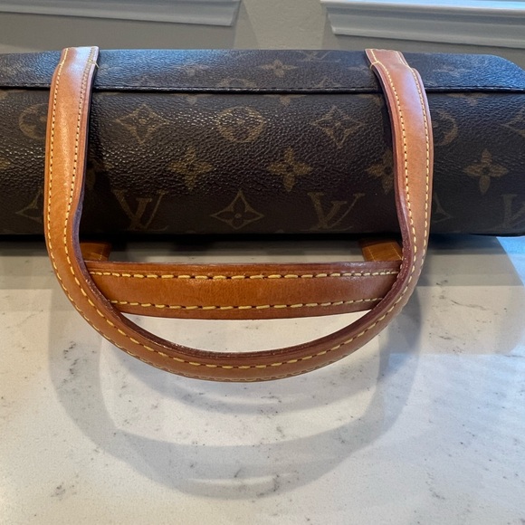 Authentic Louis Vuitton Sonatine in Monogram - Picture 6 of 9